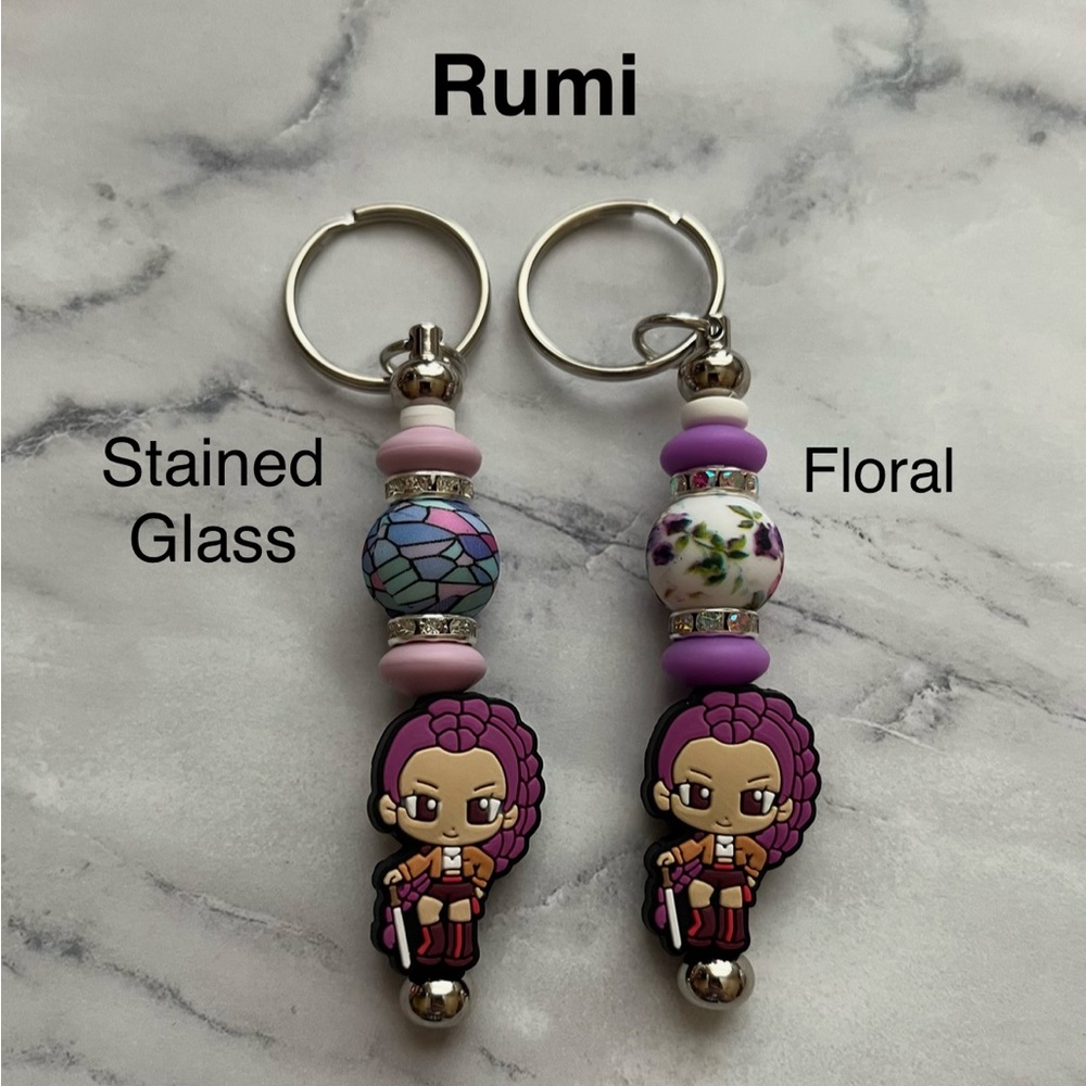 Demon Hunter Keychain -Rumi - Picture 2 of 3